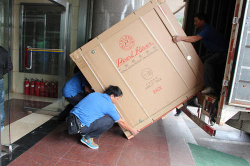 康乐钢琴贵重工艺品无忧运